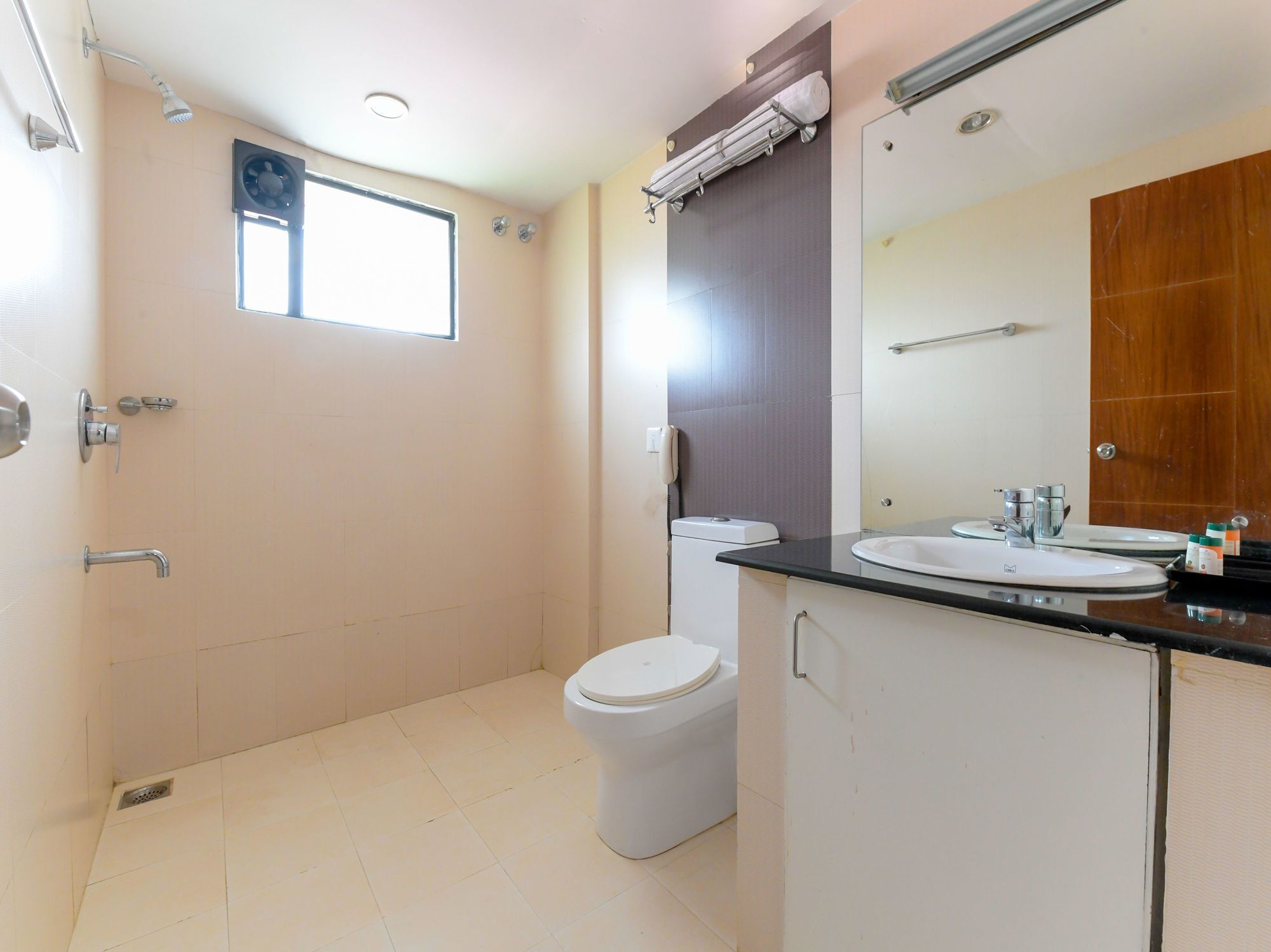 Oyo 7188 Ajantha Regency Ξενοδοχείο Kochi Εξωτερικό φωτογραφία